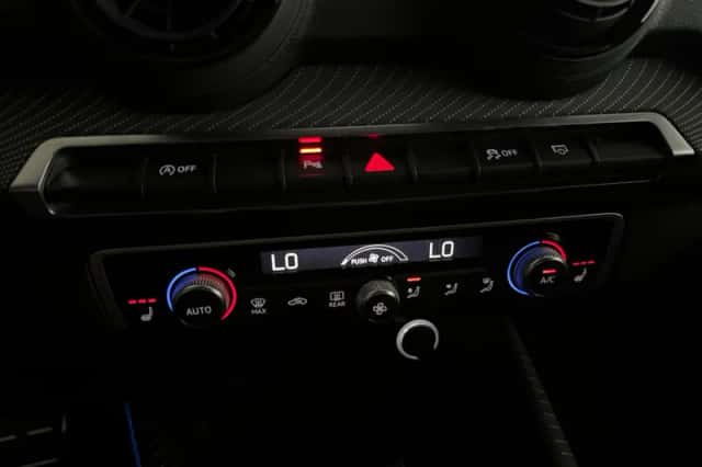Audi Q2 (2017) thumbnail 16
