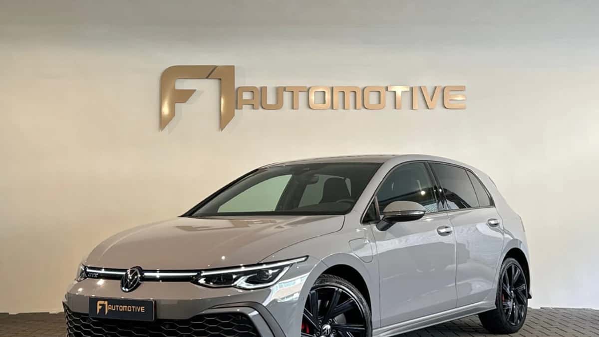 Volkswagen Golf (2021) — foto 1