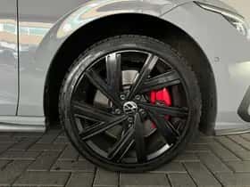 Volkswagen Golf (2021) thumbnail 23
