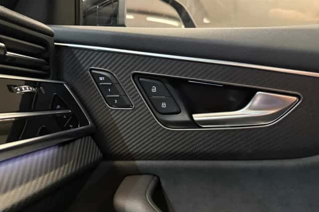 Audi Q8 (2025) thumbnail 25