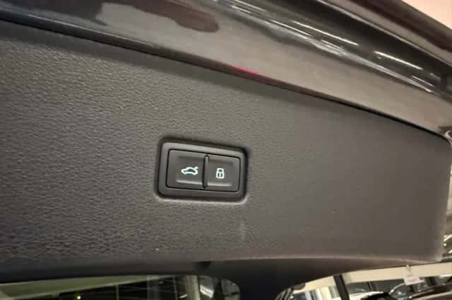 Audi Q8 (2025) thumbnail 31