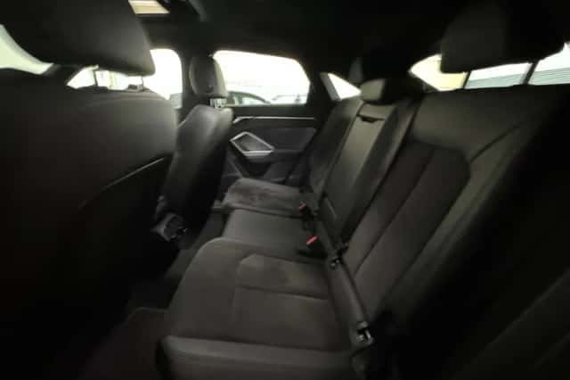 Audi Q3 (2021) thumbnail 14