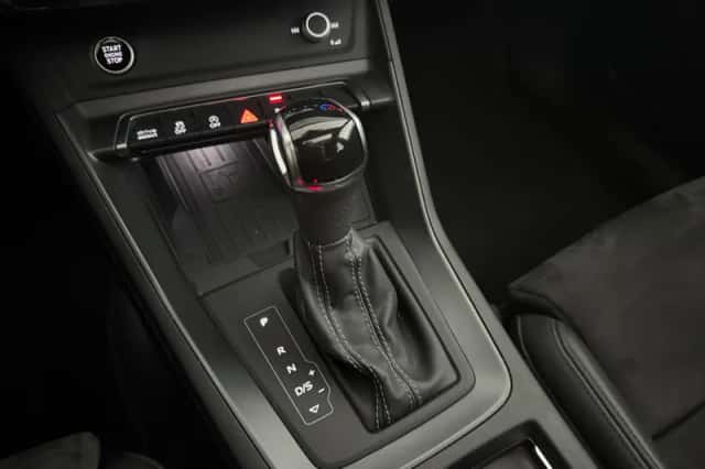 Audi Q3 (2021) thumbnail 16