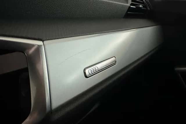 Audi Q3 (2021) thumbnail 17