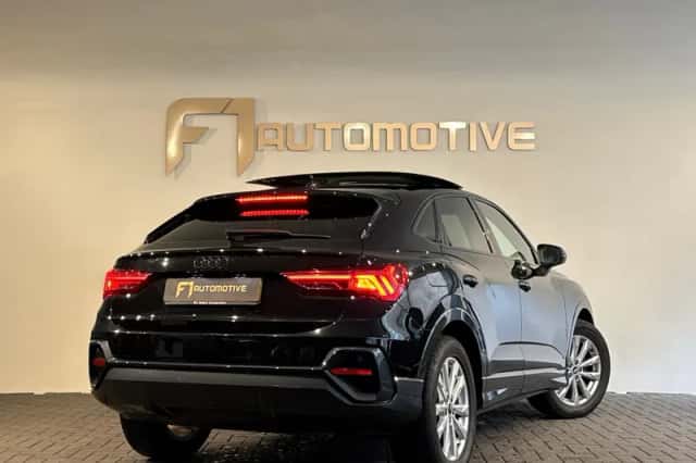 Audi Q3 (2021) thumbnail 3