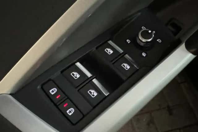 Audi Q3 (2021) thumbnail 21