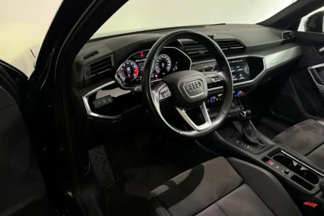 Audi Q3 (2021) thumbnail 5