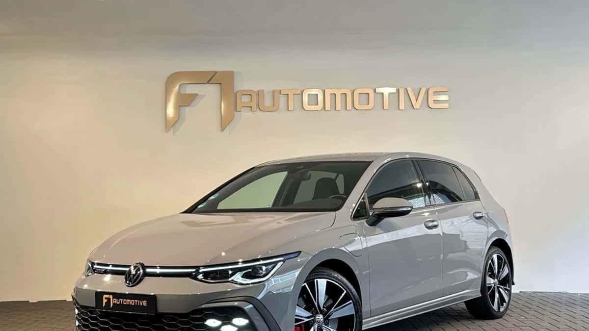 Volkswagen Golf (2020) — foto 1