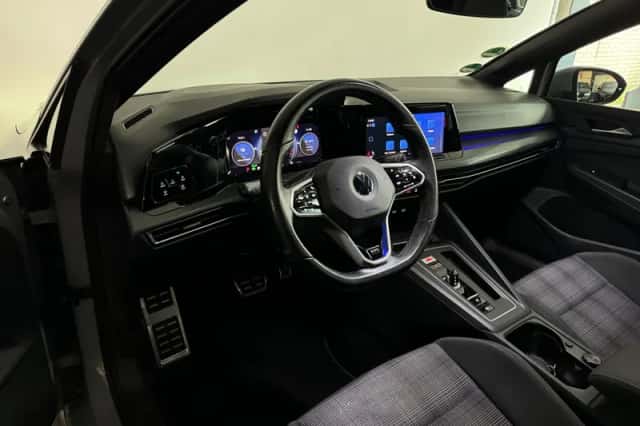 Volkswagen Golf (2020) thumbnail 4