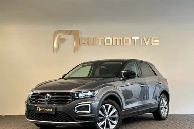 Volkswagen T-Roc (2019) thumbnail 1