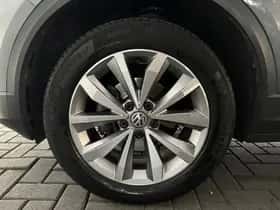 Volkswagen T-Roc (2019) thumbnail 23