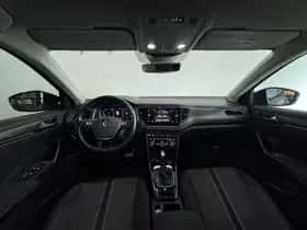 Volkswagen T-Roc (2019) thumbnail 4