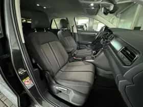 Volkswagen T-Roc (2019) thumbnail 38