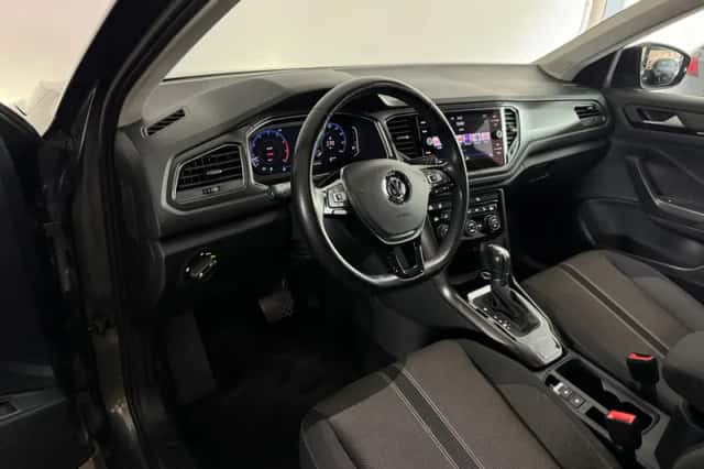 Volkswagen T-Roc (2019) thumbnail 5