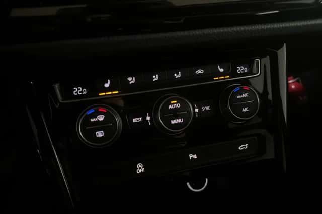 Volkswagen Touran (2019) thumbnail 16