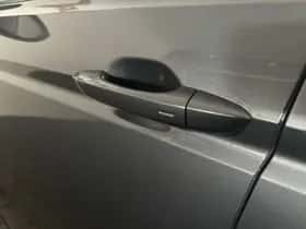 Volkswagen Touran (2019) thumbnail 18