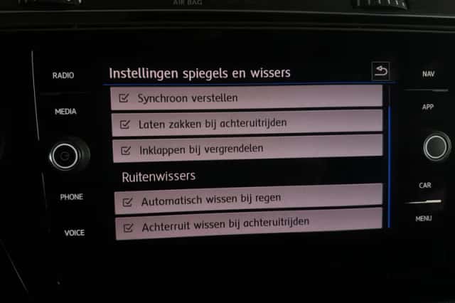 Volkswagen Touran (2019) thumbnail 30