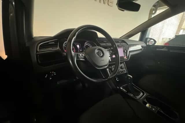 Volkswagen Touran (2019) thumbnail 5