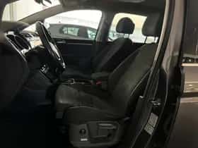 Volkswagen Touran (2019) thumbnail 6
