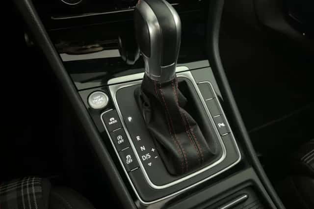 Volkswagen Golf (2017) thumbnail 16