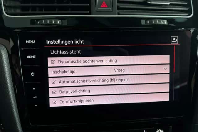 Volkswagen Golf (2017) thumbnail 30