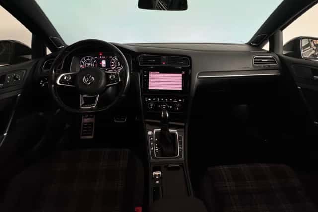 Volkswagen Golf (2017) thumbnail 4
