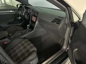 Volkswagen Golf (2017) thumbnail 34