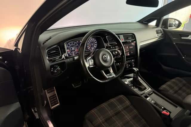 Volkswagen Golf (2017) thumbnail 5