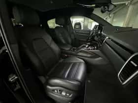 Porsche Cayenne (2019) thumbnail 38
