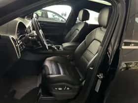 Porsche Cayenne (2019) thumbnail 5