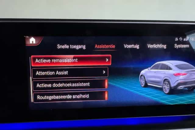 Mercedes-Benz GLE (2022) thumbnail 35