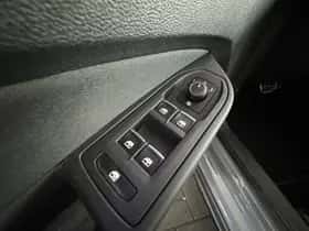 Volkswagen Golf (2022) thumbnail 19
