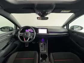Volkswagen Golf (2022) thumbnail 4