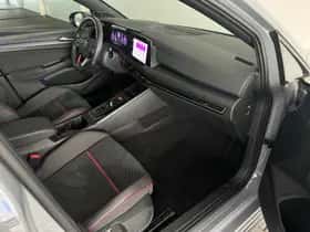 Volkswagen Golf (2022) thumbnail 31