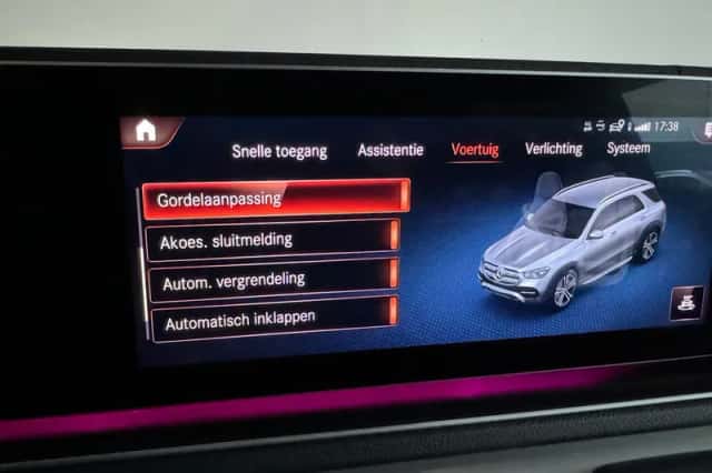 Mercedes-Benz GLE (2020) thumbnail 37