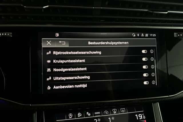 Audi RSQ8 (2022) thumbnail 46