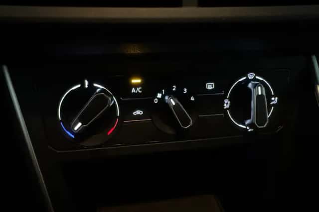 Volkswagen Polo (2023) thumbnail 17