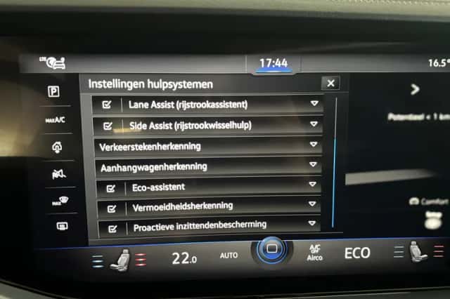 Volkswagen Touareg (2022) thumbnail 27