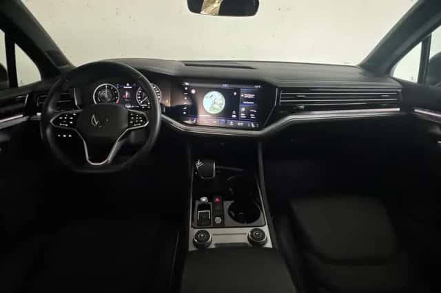 Volkswagen Touareg (2022) thumbnail 4