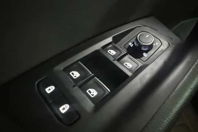 Volkswagen Touareg (2022) thumbnail 32