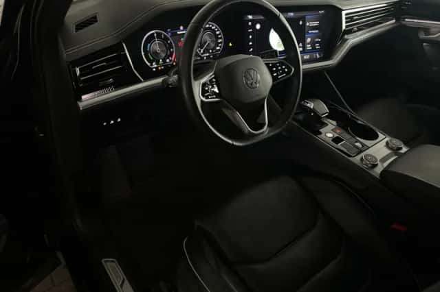 Volkswagen Touareg (2022) thumbnail 6