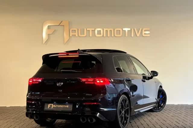 Volkswagen Golf (2023) thumbnail 3