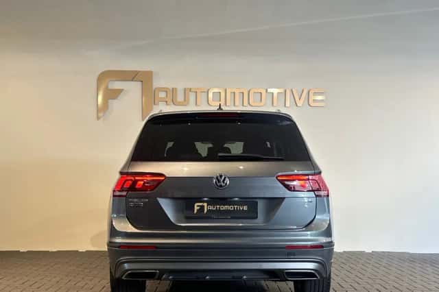 Volkswagen Tiguan (2018) thumbnail 11