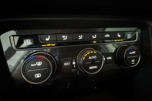 Volkswagen Tiguan (2018) thumbnail 16