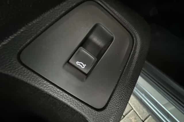 Volkswagen Tiguan (2018) thumbnail 17