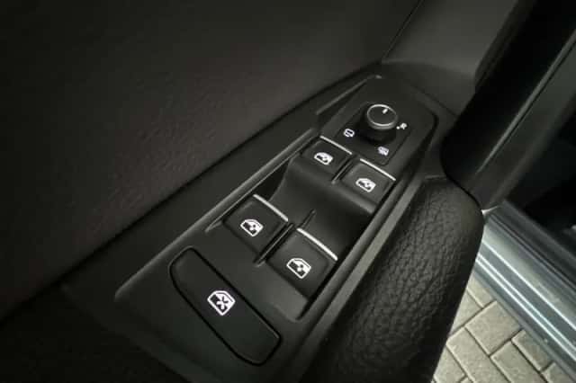 Volkswagen Tiguan (2018) thumbnail 20
