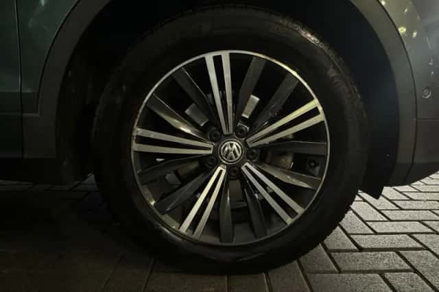 Volkswagen Tiguan (2018) thumbnail 24