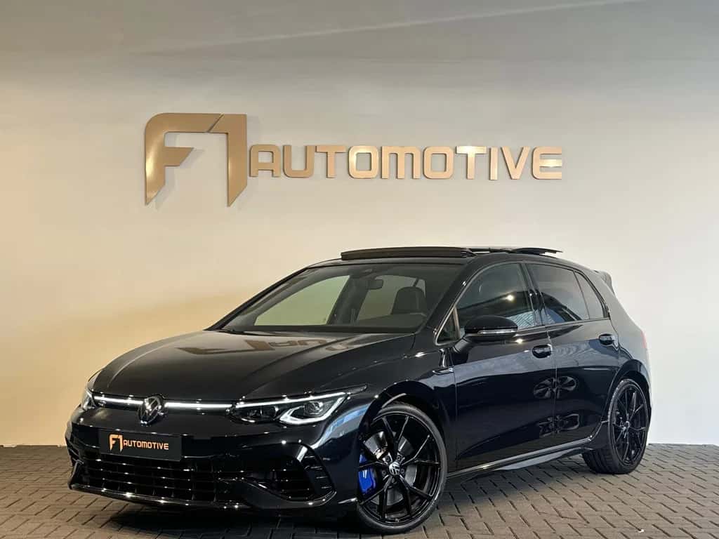 Volkswagen Golf (2023) — foto 1