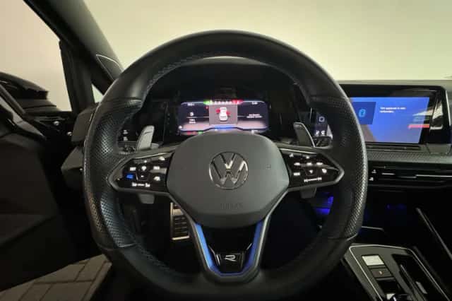 Volkswagen Golf (2023) thumbnail 13