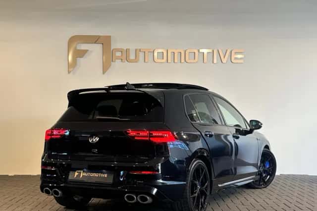 Volkswagen Golf (2023) thumbnail 3